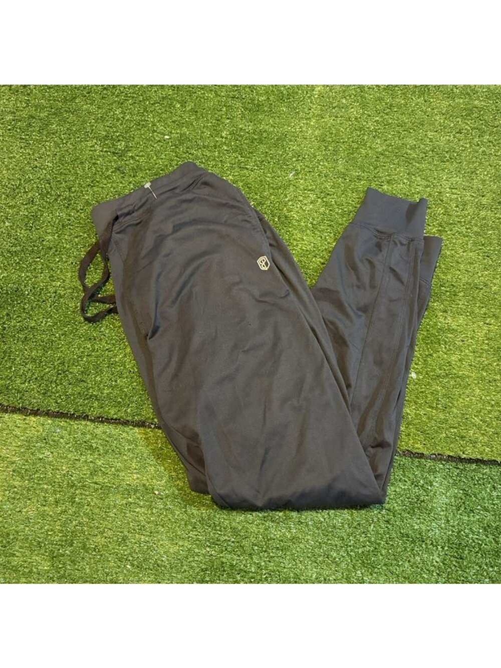 Born Primitive joogers mens small black lightweight stretch performance training